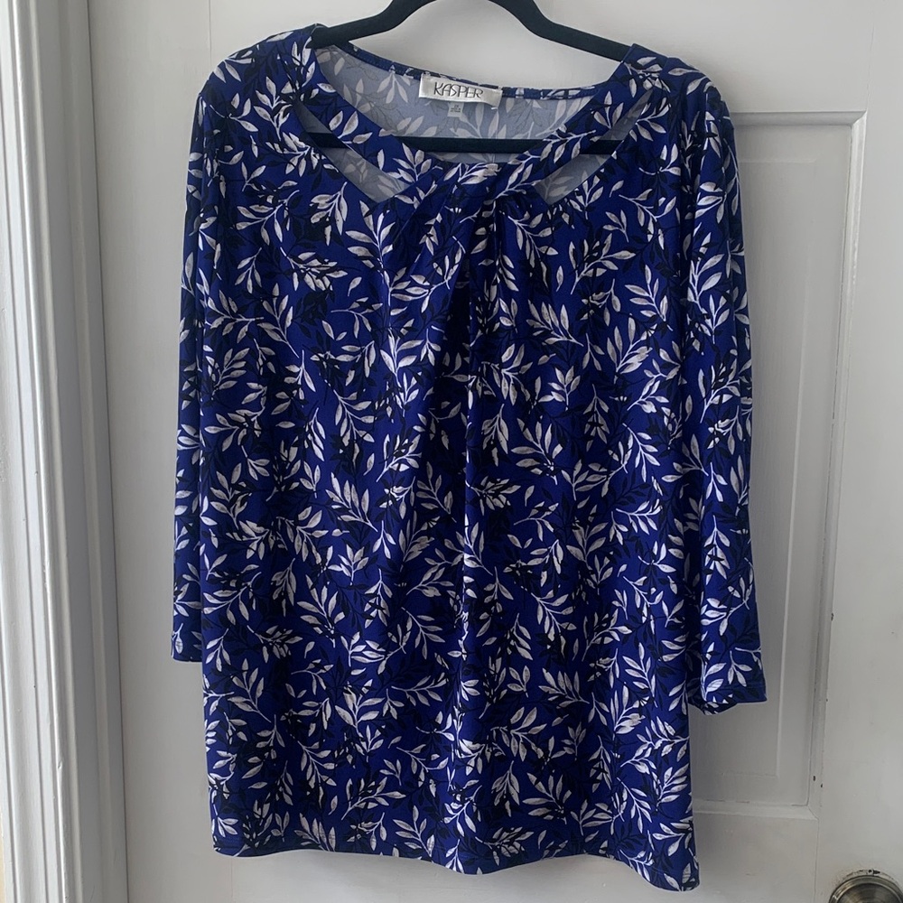 Kasper Blue and White Leaf Print Blouse